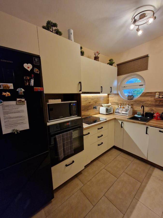 Rozina Apartman Mosonmagyaróvár Eksteriør billede