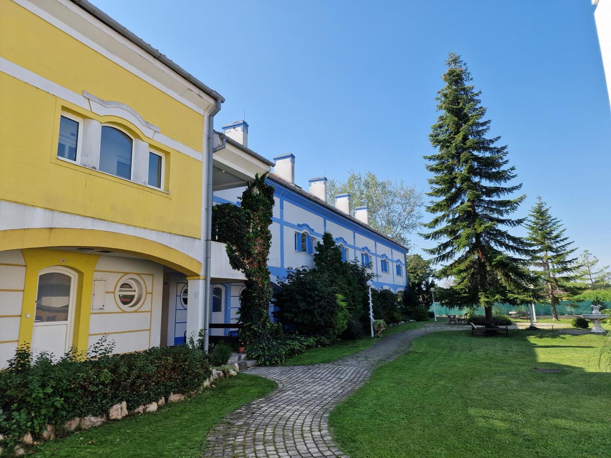 Rozina Apartman Mosonmagyaróvár Eksteriør billede